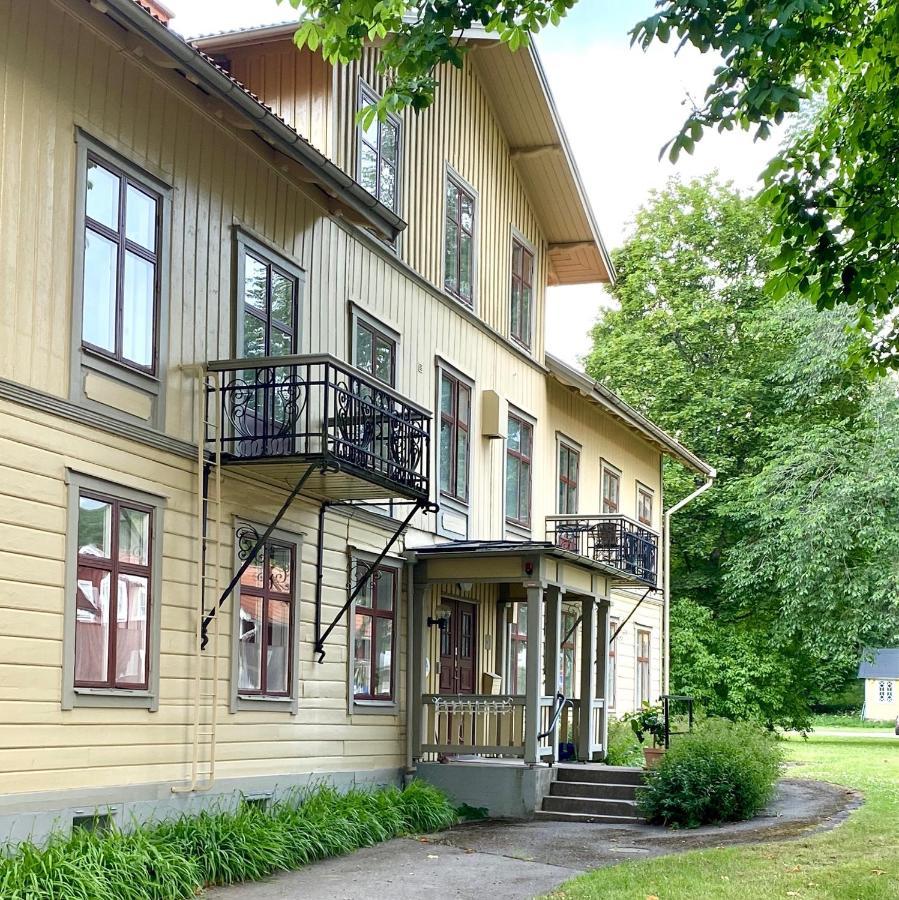 Moessebergs Vandrarhem Falköping Buitenkant foto